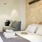 Vrachos Lofts מלון דירות