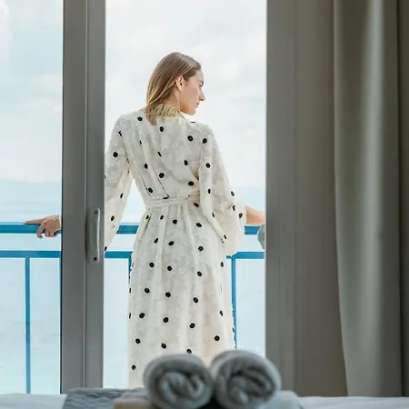 Vrachos Lofts 公寓式酒店 4*