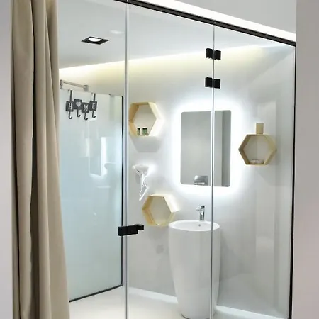 Vrachos Lofts 公寓式酒店 4*