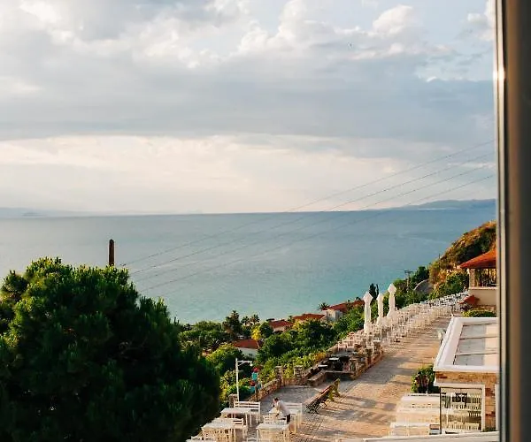 Vrachos Lofts Aparthotel Afytos