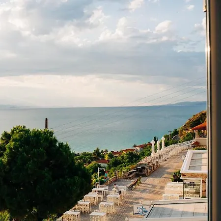 Vrachos Lofts Aparthotel Afytos