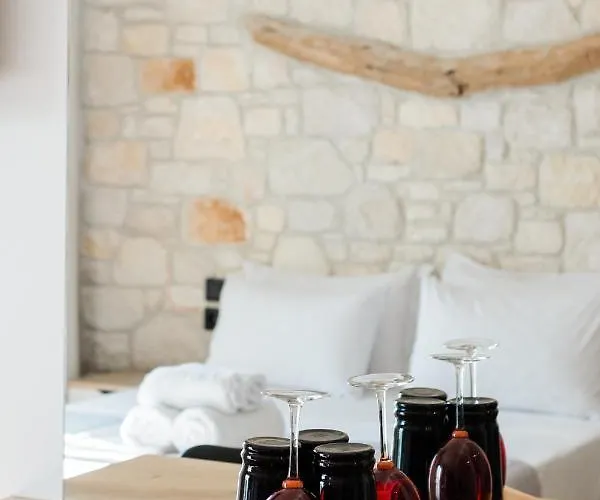 Apartahotel Vrachos Lofts 4*