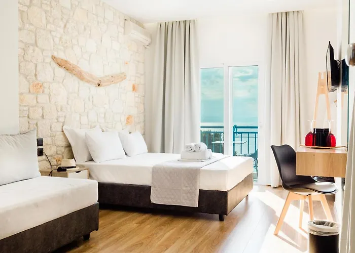 Vrachos Lofts Apartahotel 4*