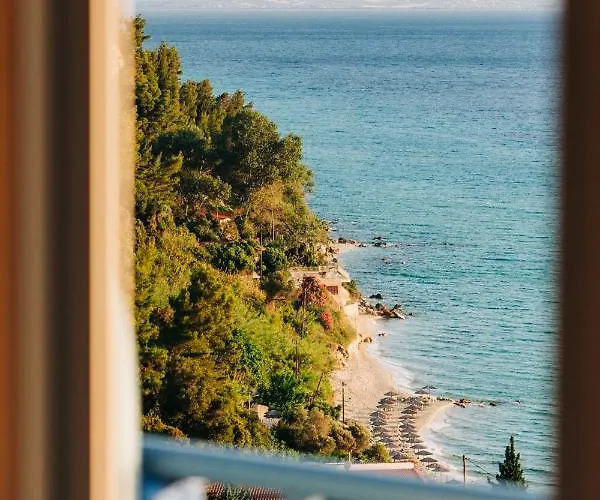 Aparthotel Vrachos Lofts 4*